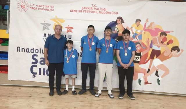 Badmintonda çifte zafer