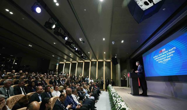 Bakan Bayraktar: 'Türkiye-KKTC arasında yaklaşık 101 kilometre uzunluğunda doğal gaz iletim hattı inşa edeceğiz'