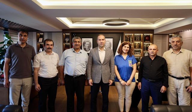 Başkan Özdemir'e UCLG üyeliği sonrası tebrik ziyaretleri sürüyor