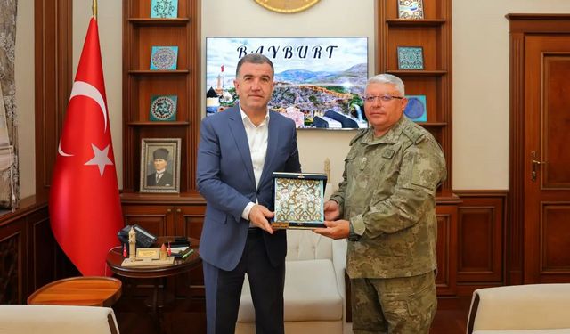 Bayburt Garnizon Komutanlığında görev değişimi