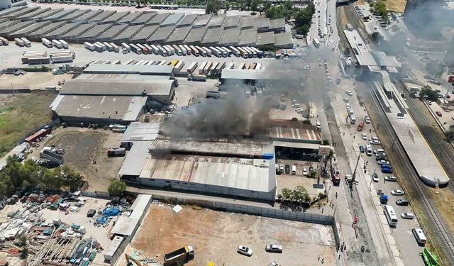 Bayraklı'daki yangın büyümeden kontrol altına alındı