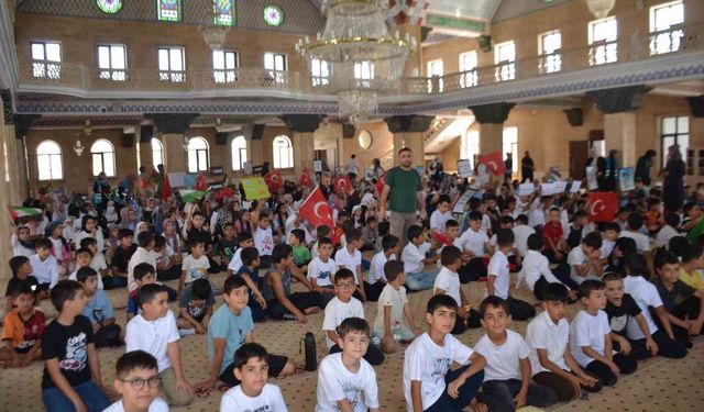 Bulanık'ta TÜGVA yaz okulu kapsamında 600 öğrenci camide buluştu