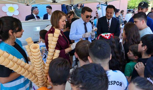 Çocukların dondurma isteğine Vali Aygöl kayıtsız kalmadı