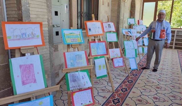 Denizli'de 'Gözümün Nuru Namaz' yarışmasında çocuklar ödüllerine kavuştu