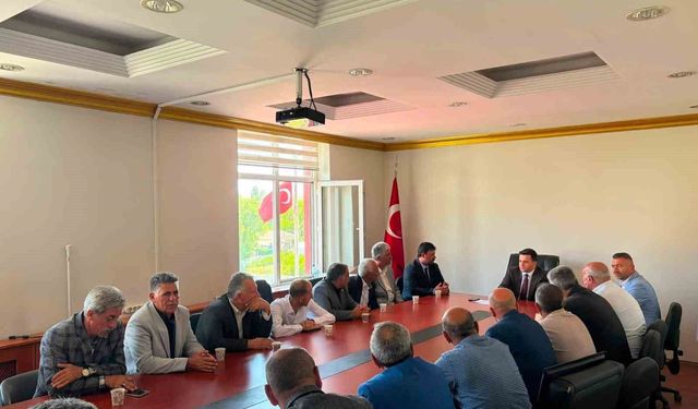 Digor'da köylerin sorunları masaya yatırıldı: Kaymakam Zengin muhtarlarla bir araya geldi