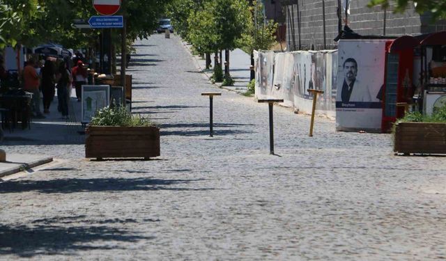Diyarbakır'da sıcak havalar esnafı da vurdu: Kentte kepenkler öğleden sonra açılıyor