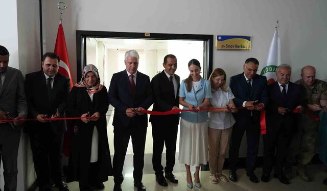 Doğu Anadolu Bölgesi'nin ilk 'Sivil Havacılık e-Sınav Merkezi' Iğdır'da açıldı