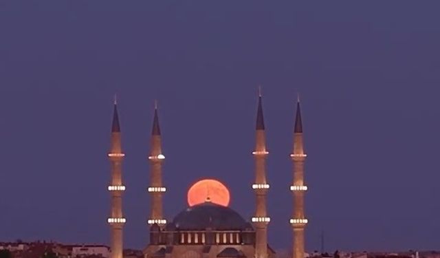 Dolunay, Selimiye Camii ile aynı karede