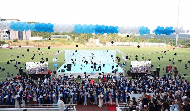 Düzce Üniversitesi mezuniyet törenleri sona erdi