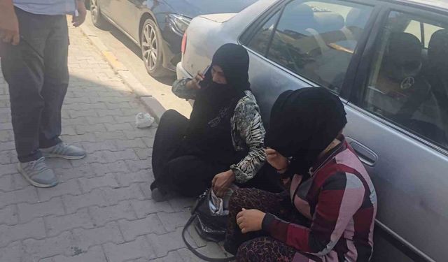 Elazığ'da dilencilere zabıta operasyonu: Aracın arkasına saklanıp telefonla konuşuyor gibi yaptılar