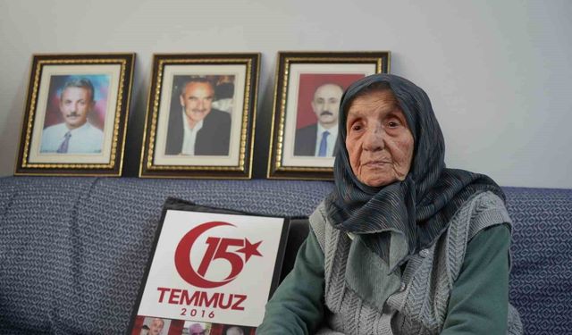 FETÖ'nün hain darbe girişiminde 2 oğlu ve damadını şehit veren 100 yaşındaki Muzaffer Gülşen'in acısı 10 yıldır dinmiyor