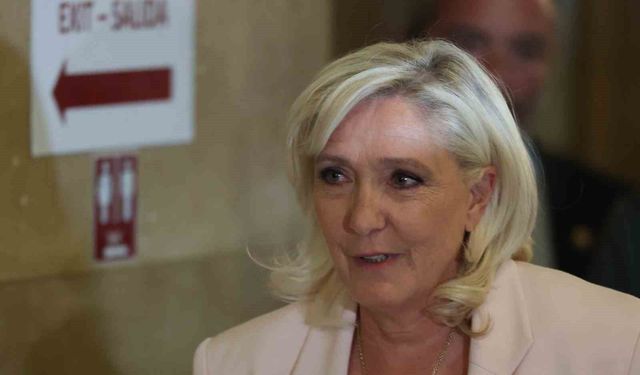 Fransa'da Marine Le Pen'e 3 yıl hapis ve 45 ay siyasi yasak