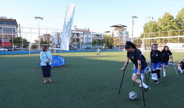 Gaziantep Büyükşehir engelleri kaldırmaya devam ediyor