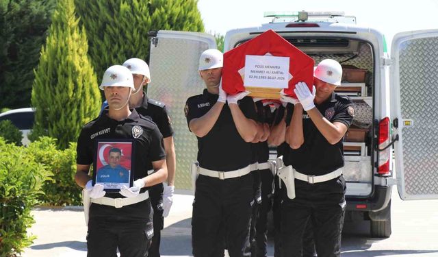 Görevi başında vefat eden polis memuru memleketine uğurlandı
