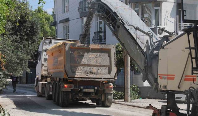 HBB, Antakya ve Defne'de yol çalışmalarını sürdürüyor