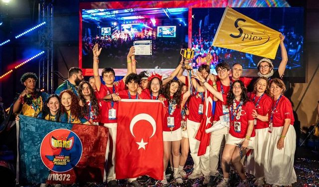 Hitit Üniversitesi'nin destek verdiği robotik takımı dünya şampiyonu oldu