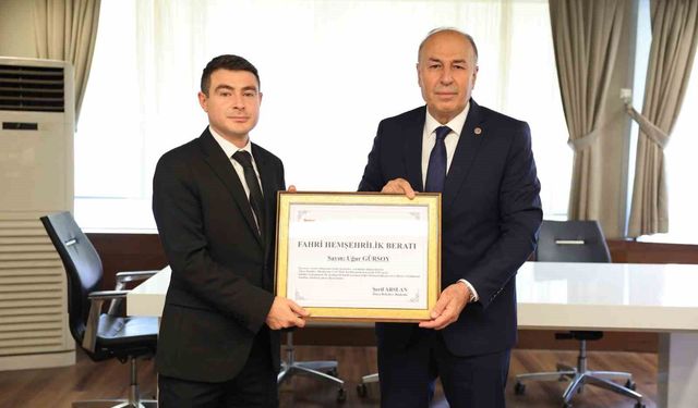 İlçe Jandarma Komutanına fahri hemşehrilik beratı