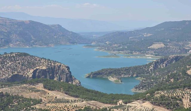 İnceğiz Kanyonu doğal güzelliği ile ziyaretçilerini büyülüyor