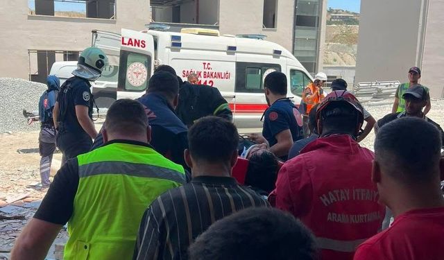 İnşaat halindeki binada asansör boşluğuna düşen işçi yaralandı