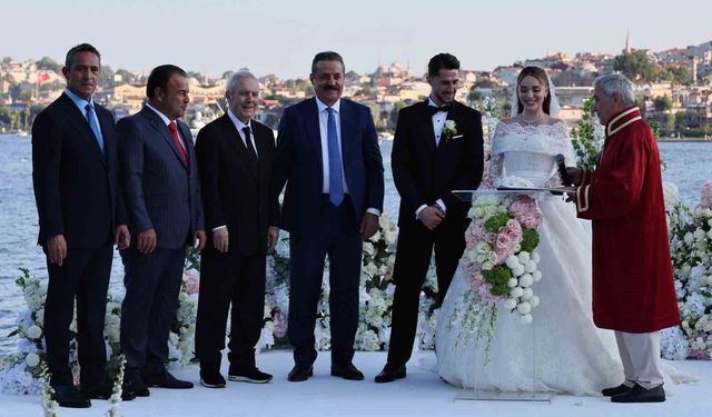 İsmail Yüksek, dünyaevine girdi