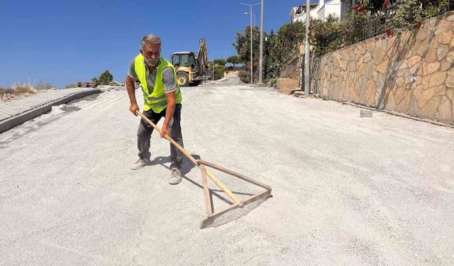 Kadınlar Denizi Mahallesi'nde 2 bin metrekarelik yol yenileme çalışması başladı