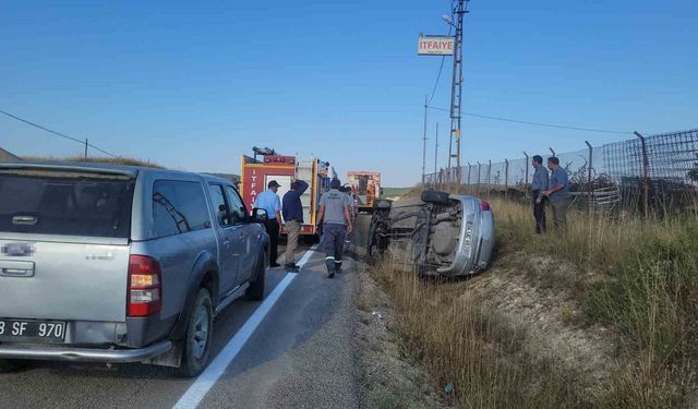 Karabük'te otomobil devrildi, 2 kişi yaralandı