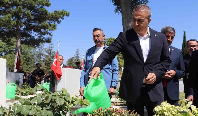 Karaman'da 15 Temmuz'da şehitlikler ziyaret edildi