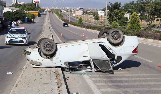 Karaman'da otomobil takla attı: 5 yaralı
