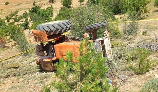 Karaman'da traktör devrildi: 1 ölü
