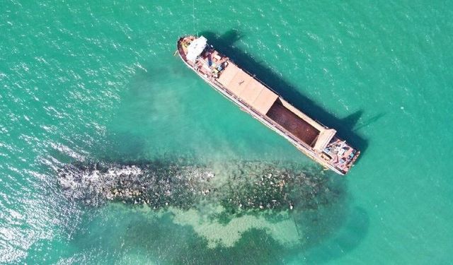 Karasu'da karaya oturan gemi yaklaşık 71 günün sonunda kurtarıldı