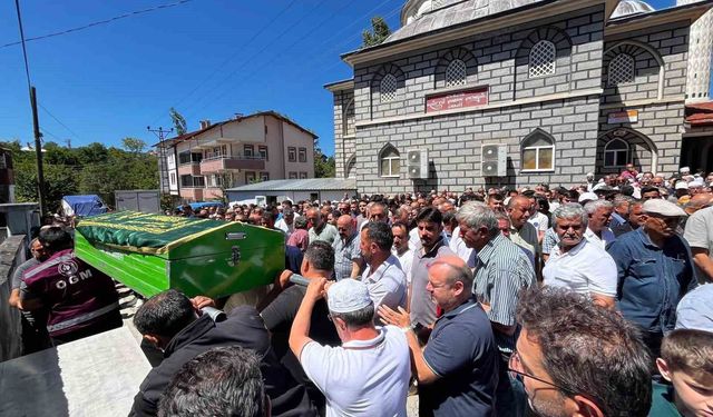 Kazada ölen tır sürücüsü toprağa verildi