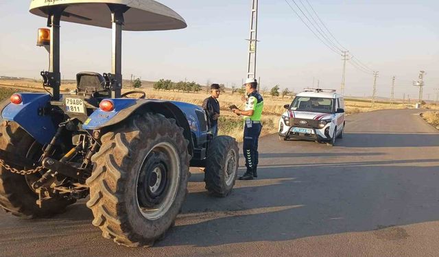 Kilis'te traktör ve tarım araçlarına trafik denetimi