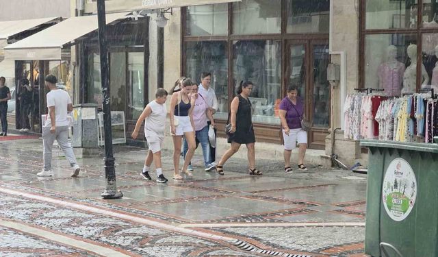 Kırklareli ve Edirne'de sağanak hayatı olumsuz etkiledi