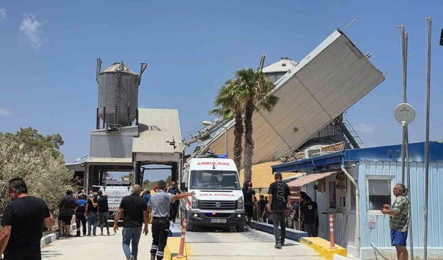KKTC'de 2 bin 500 tonluk buğday silosu çöktü