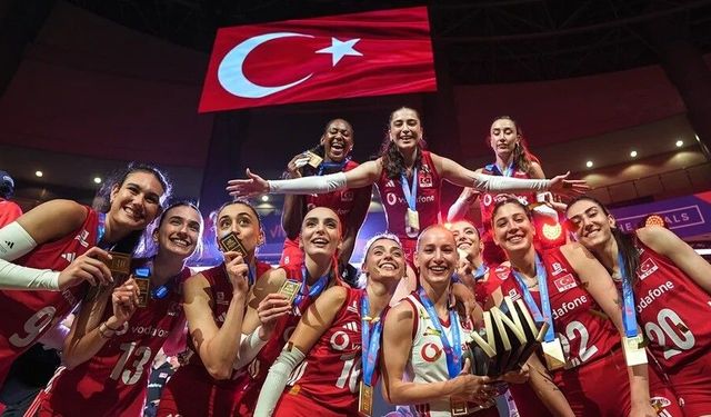 Malatya Büyükşehir Belediye Başkanı Sami Er'den Filenin Sultanları'na kutlama mesajı