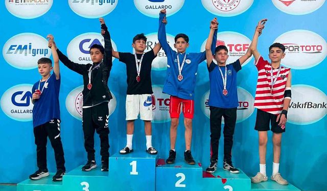 Malatya U14 Greko-Romen Takımı Türkiye şampiyonu oldu