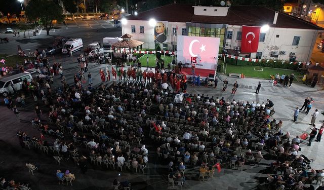 Manisa'da 15 Temmuz ruhu meydanlara taştı