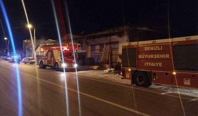 Marangozhanede çıkan yangın paniğe neden oldu