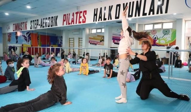 Merkezefendi'de minik cimnastikçiler yazı sporla geçiriyor