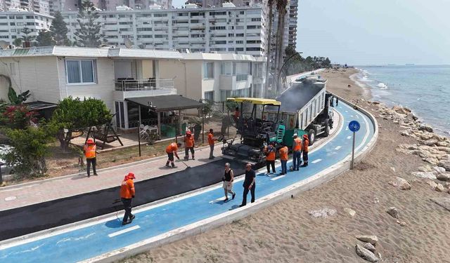 Mersin'de sahil yürüyüş yolu yenilendi