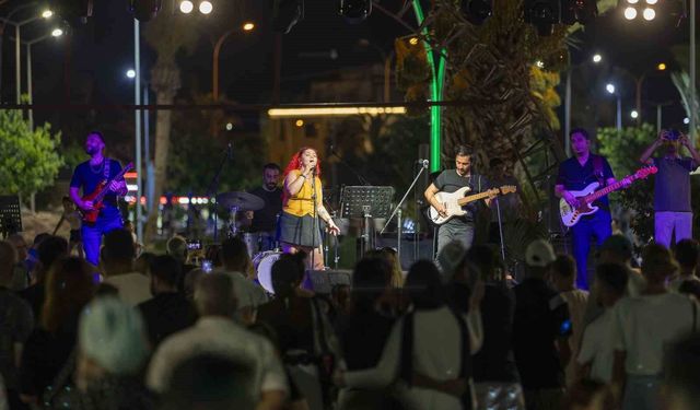 Mersin'de yaz akşamları konserlerle şenleniyor