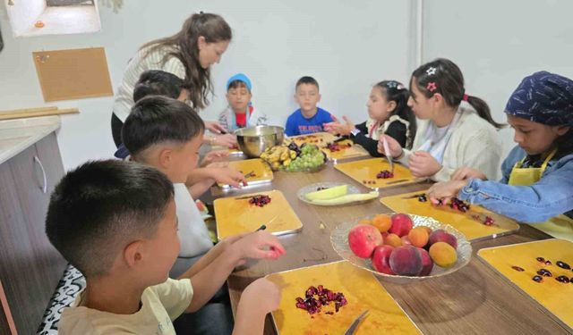 Mutfak atölyesinde çocuklar hem eğlendi hem öğrendi