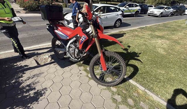 Otomobil ile motosiklet çarpıştı: 1 yaralı