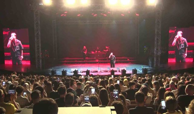 Poizi, Bursa Festivali'nde hayranlarını coşturdu