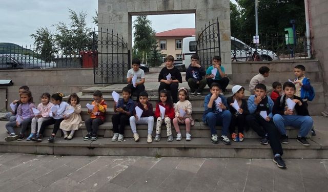 Posof'ta yaz Kur'an Kursu öğrencilerine serinleten ikram