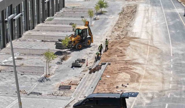 Şehitkamil'de kaldırımlar yenileniyor