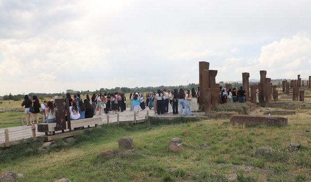 Selçuklu Meydan Mezarlığı'nda yaz yoğunluğu başladı