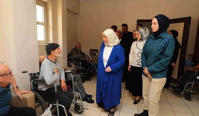 Semiha Yıldırım'dan huzurevi sakinlerine ziyaret