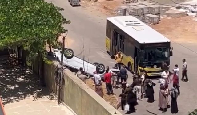 Siirt'te belediye otobüsü ile hafif ticari araç çarpıştı: 1 yaralı