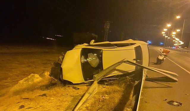 Siirt'te hafif ticari araç takla attı, sürücü kazayı yara almadan atlattı